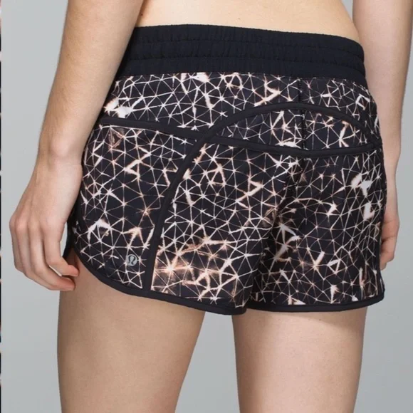 Lululemon Tracker Short Star Crushed Black Running Outdoor Gym Workout - Picture 2 of 7